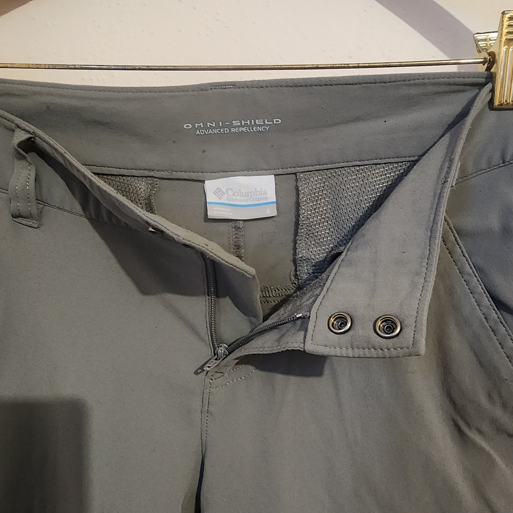 Columbia Women's Gray Shorts - Picture 3 of 11
